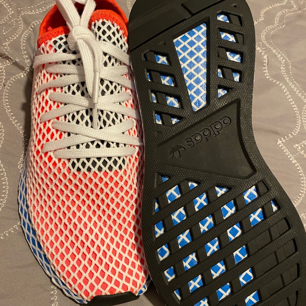 Adidas - Picture 2 of 3